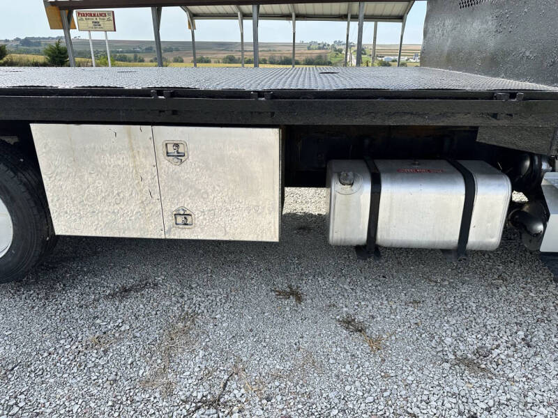 2012 Freightliner M2 106