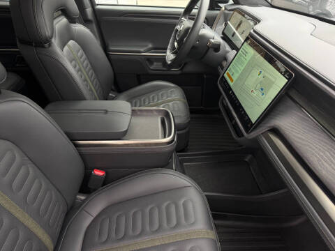 2024 Rivian R1T Adventure