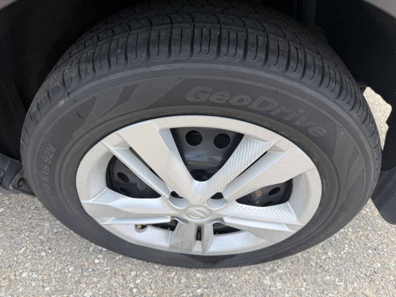 2019 Nissan Kicks S