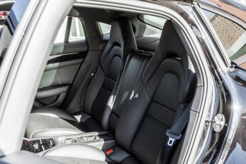 2018 Porsche Panamera 4