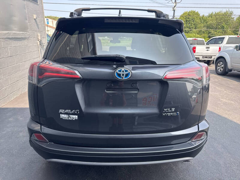 2017 Toyota RAV4 Hybrid XLE