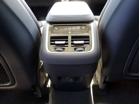 2025 Volvo XC90 B6 Ultra Bright Theme 7P