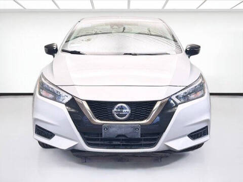 2022 Nissan Versa SR