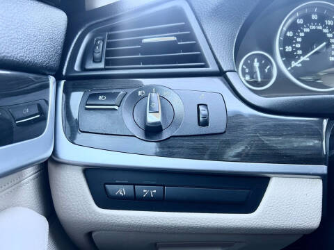 2012 BMW 5 Series 528i