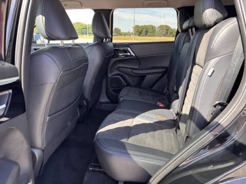 2024 Mitsubishi Outlander SE