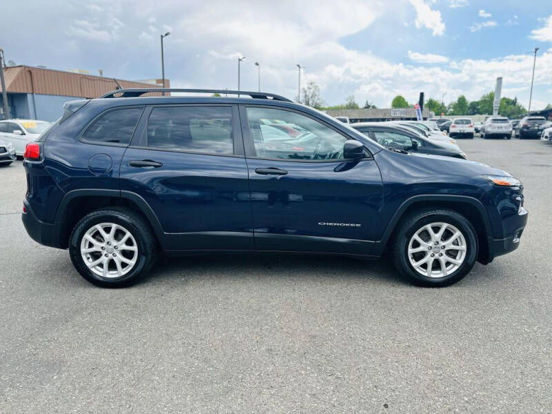 2016 Jeep Cherokee Sport