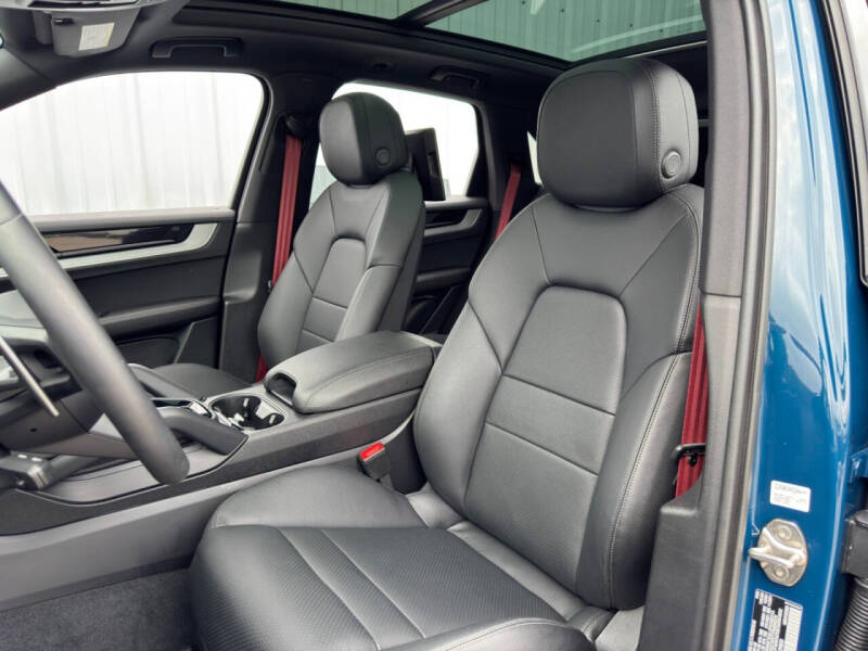 2024 Porsche Cayenne E-Hybrid