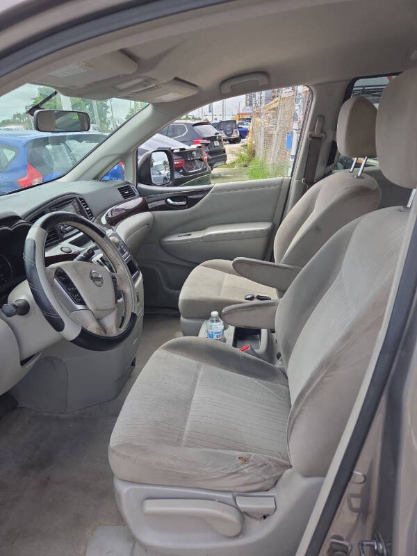 2017 Nissan Quest SV