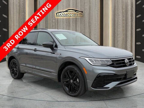 2022 Volkswagen Tiguan SE R-Line Black