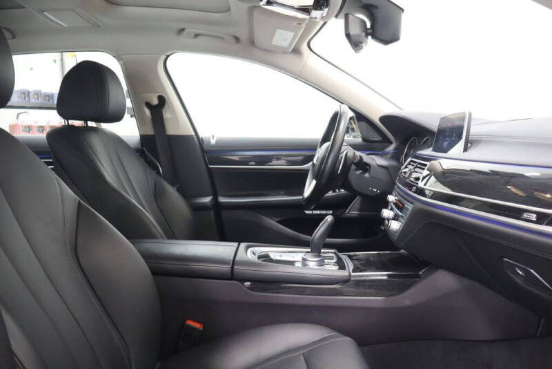 2018 BMW 7 Series 740i