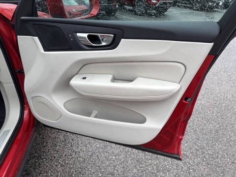 2023 Volvo XC60 B5 Plus Bright Theme