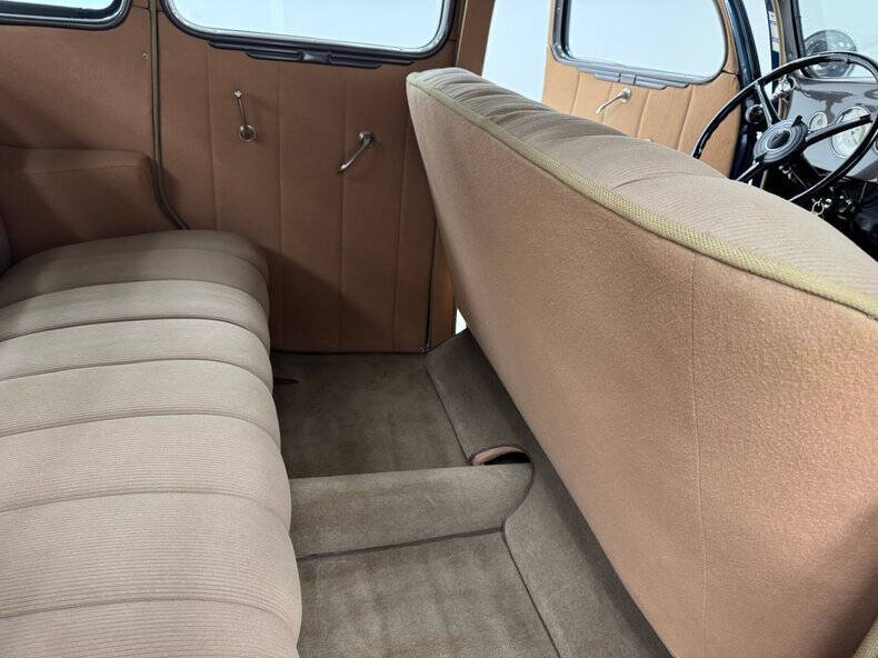 1936 Ford Deluxe