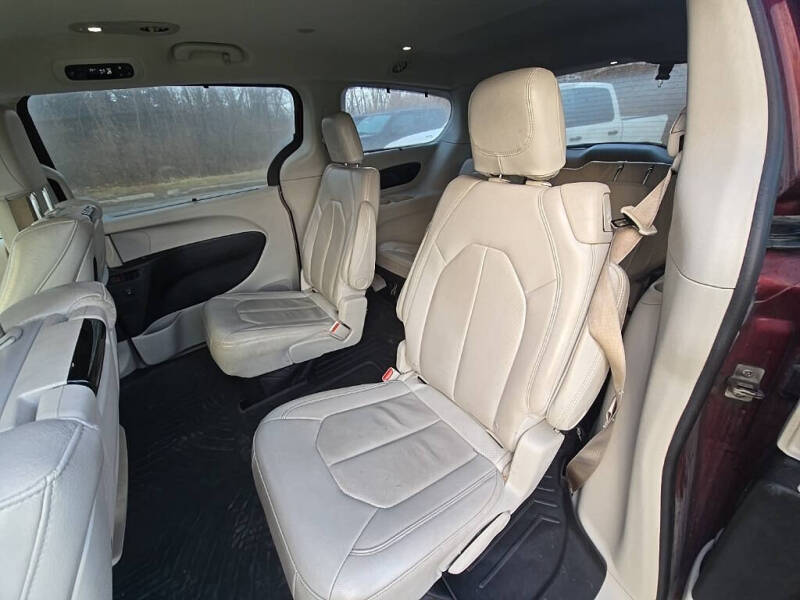 2017 Chrysler Pacifica Touring-L Plus