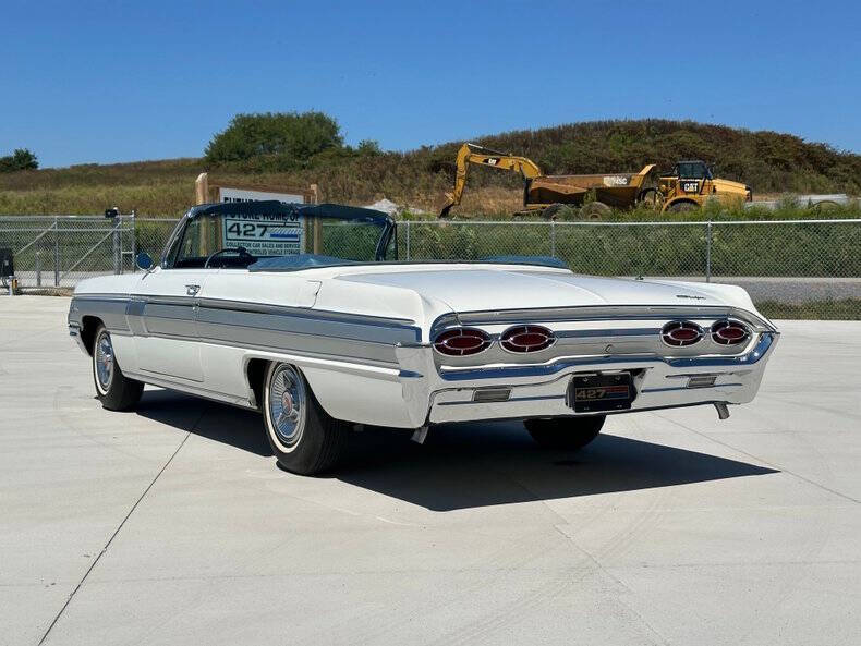 1962 Oldsmobile Starfire