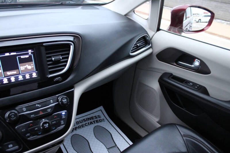 2018 Chrysler Pacifica Touring L