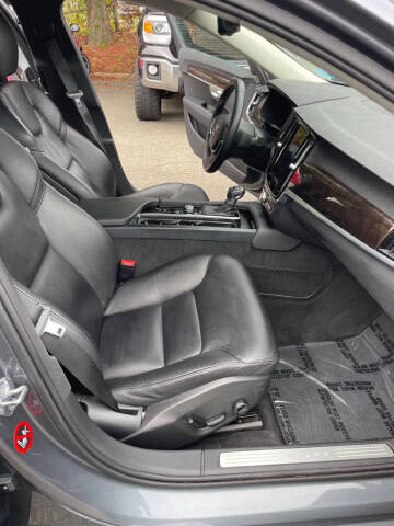 2017 Volvo S90 T5 Momentum