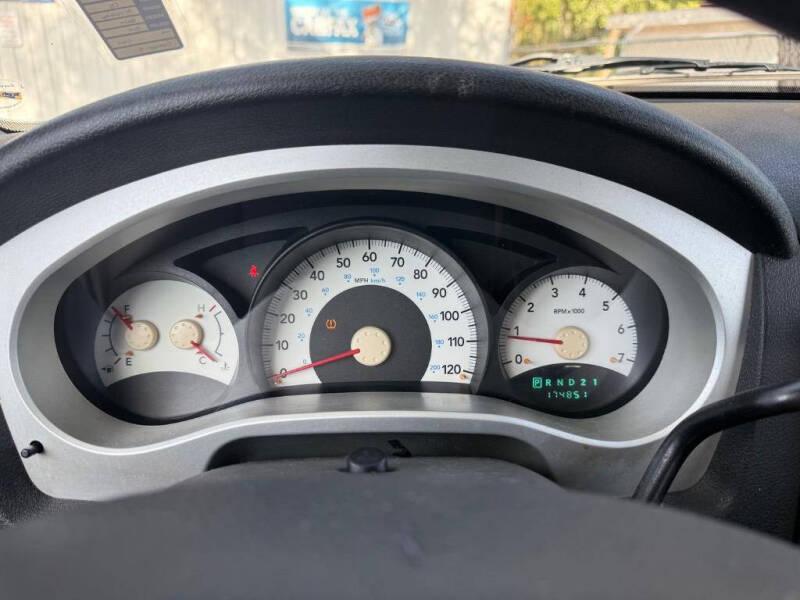 2008 Mitsubishi Raider LS