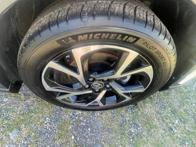 2020 Toyota C-HR XLE