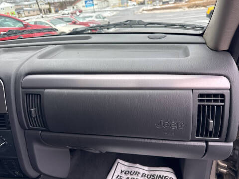 2004 Jeep Grand Cherokee Laredo