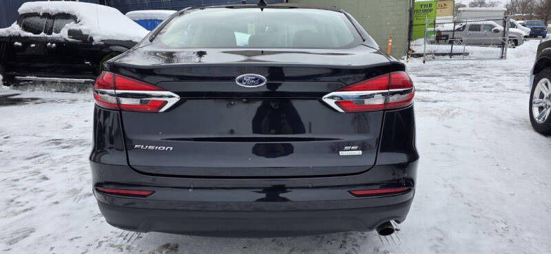 2020 Ford Fusion SE