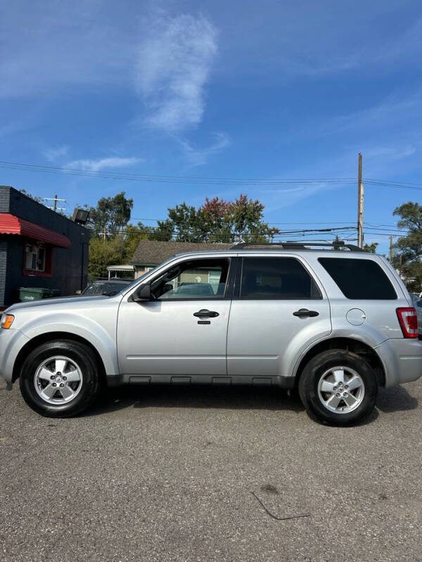 2011 Ford Escape XLT photo 7