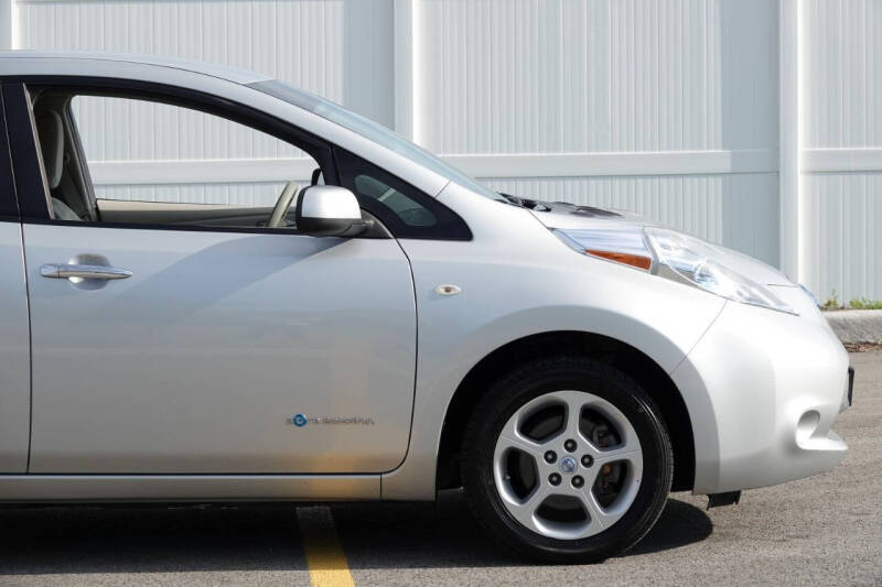 2011 Nissan LEAF SV