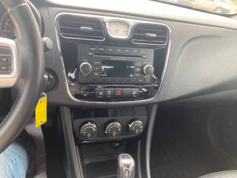 2013 Chrysler 200 Limited