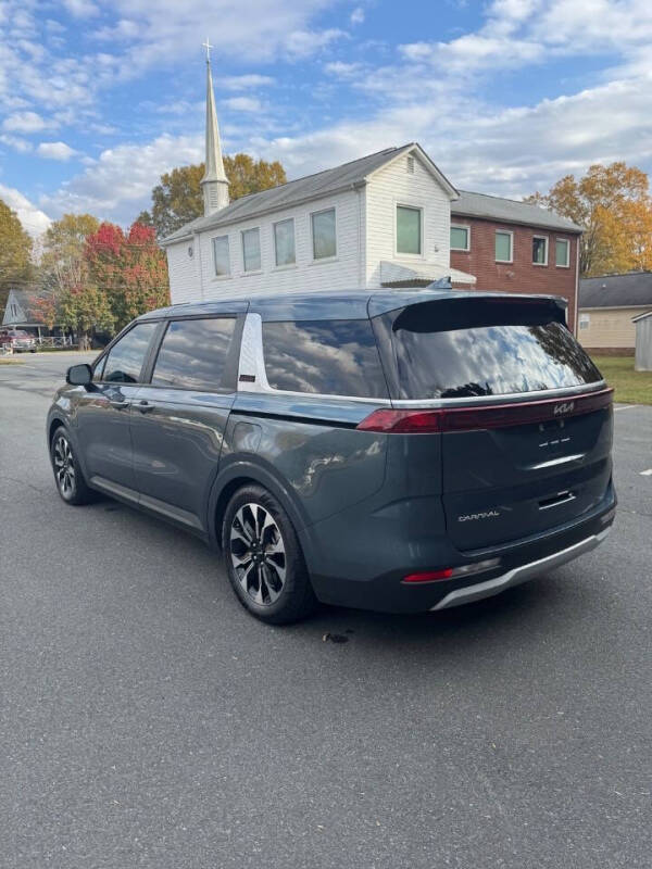 2024 Kia Carnival EX