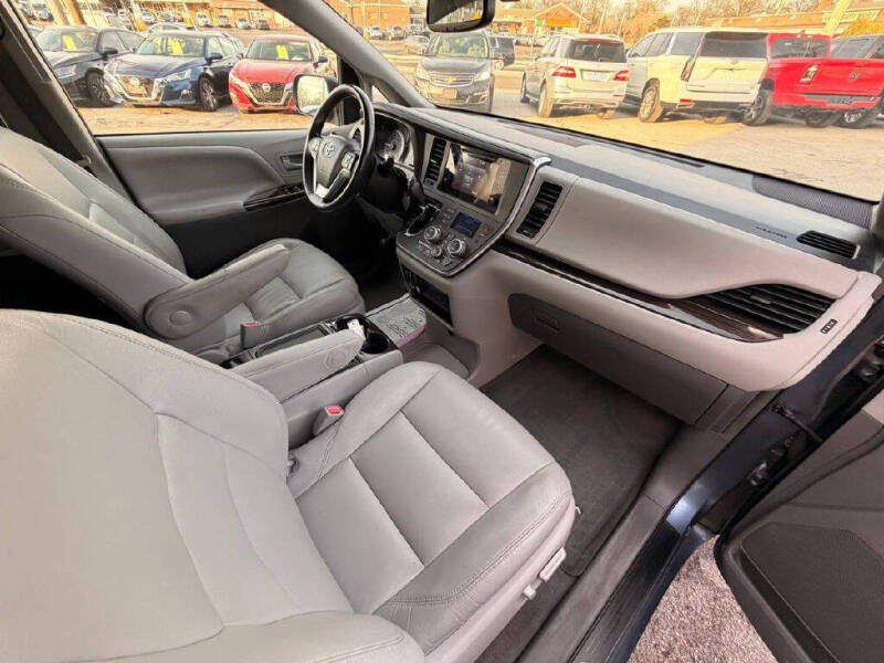 2017 Toyota Sienna