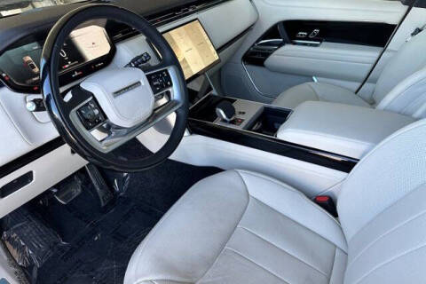 2025 Land Rover Range Rover P400 SE LWB