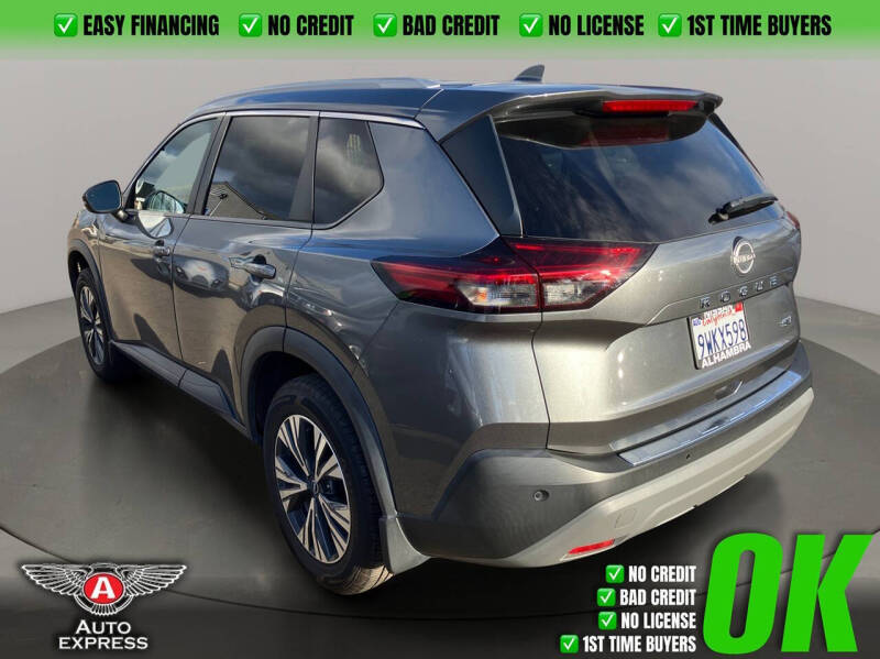 2022 Nissan Rogue SV
