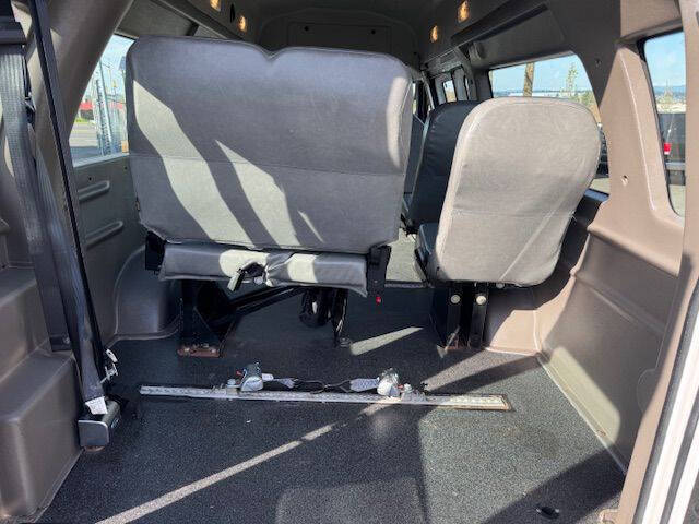 2013 Ford E-Series E-350 SD