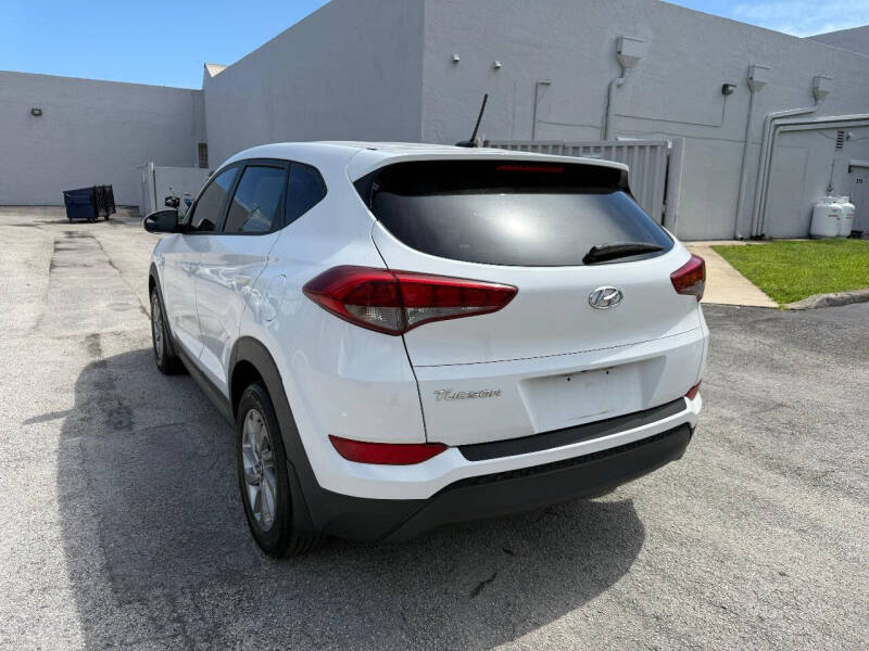 2016 Hyundai Tucson SE
