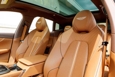 2025 Aston Martin DBX 707