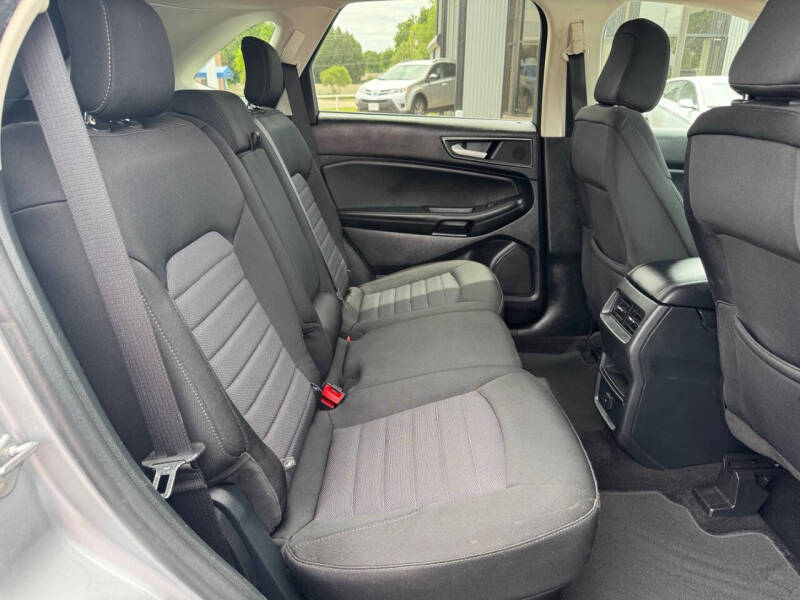 2020 Ford Edge SE