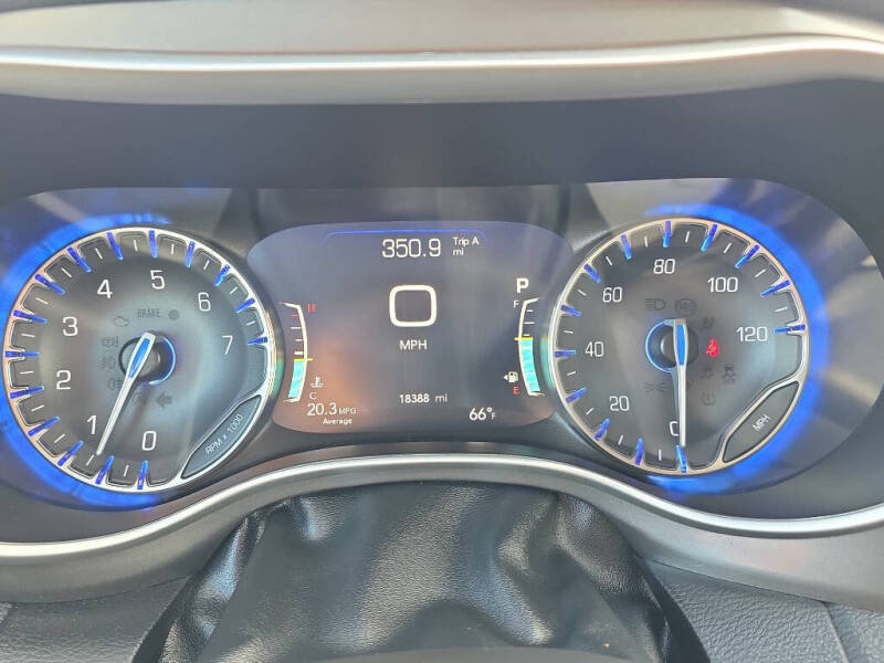 2024 Chrysler Pacifica Touring L