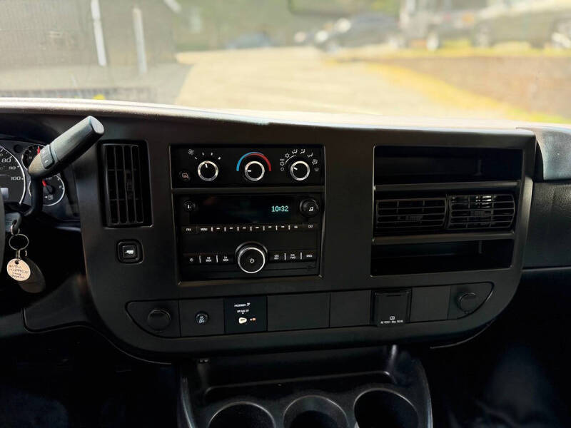 2017 Chevrolet Express 2500