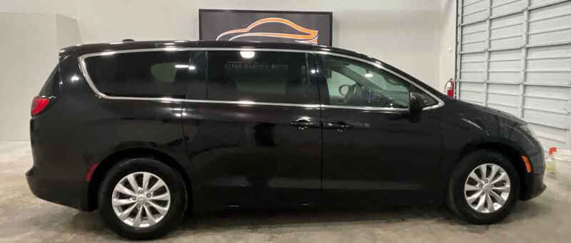 2018 Chrysler Pacifica LX
