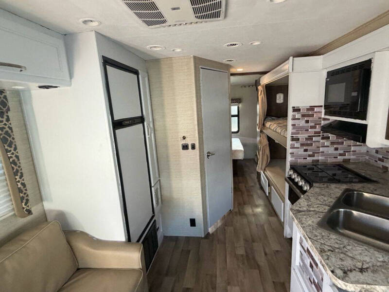 2019 Ford E-Series E-450 SD