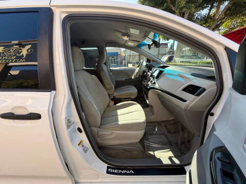2014 Toyota Sienna L 7-Passenger