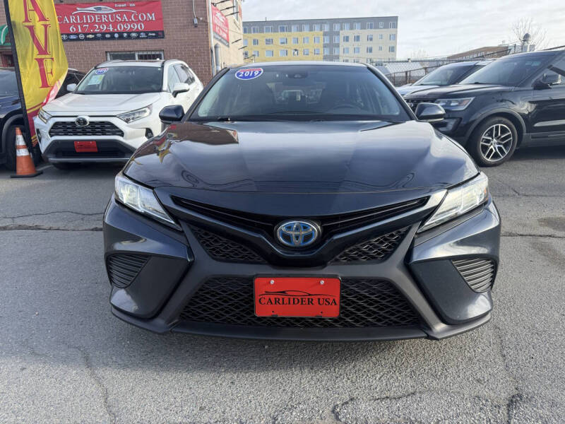 2019 Toyota Camry Hybrid SE