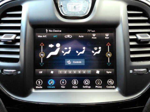 2022 Chrysler 300 S V8