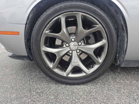 2015 Dodge Challenger SXT Plus