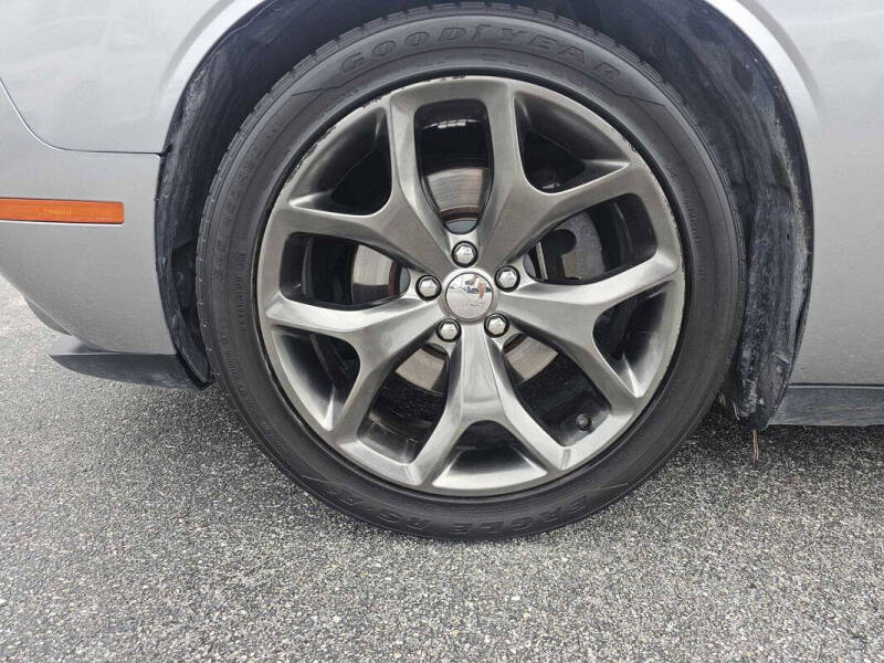 2015 Dodge Challenger SXT Plus