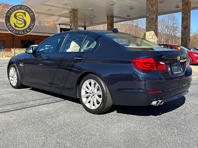 2011 BMW 5 Series 528i