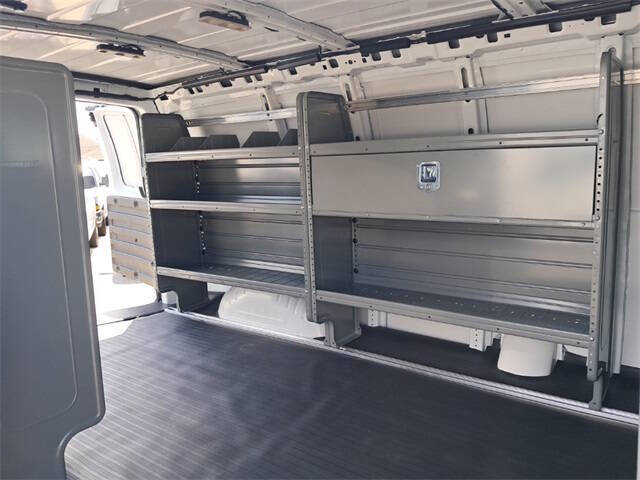 2025 Chevrolet Express 2500