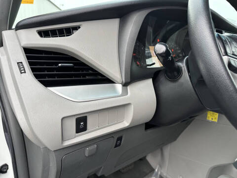 2017 Toyota Sienna LE 8-Passenger