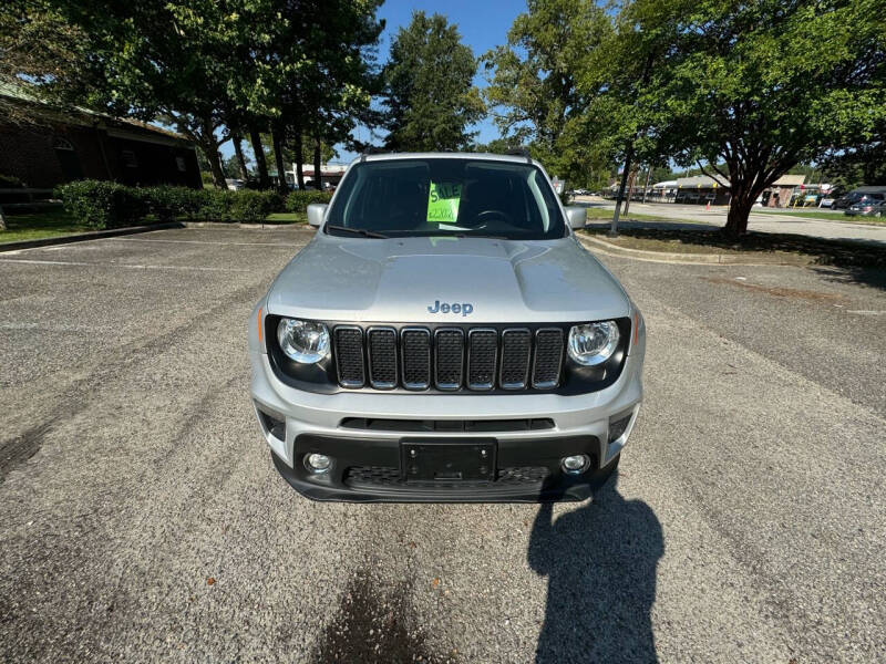 2019 Jeep Renegade Latitude photo 2