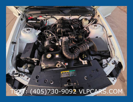 2005 Ford Mustang V6 Deluxe