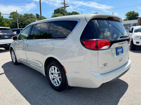 2020 Chrysler Pacifica Touring